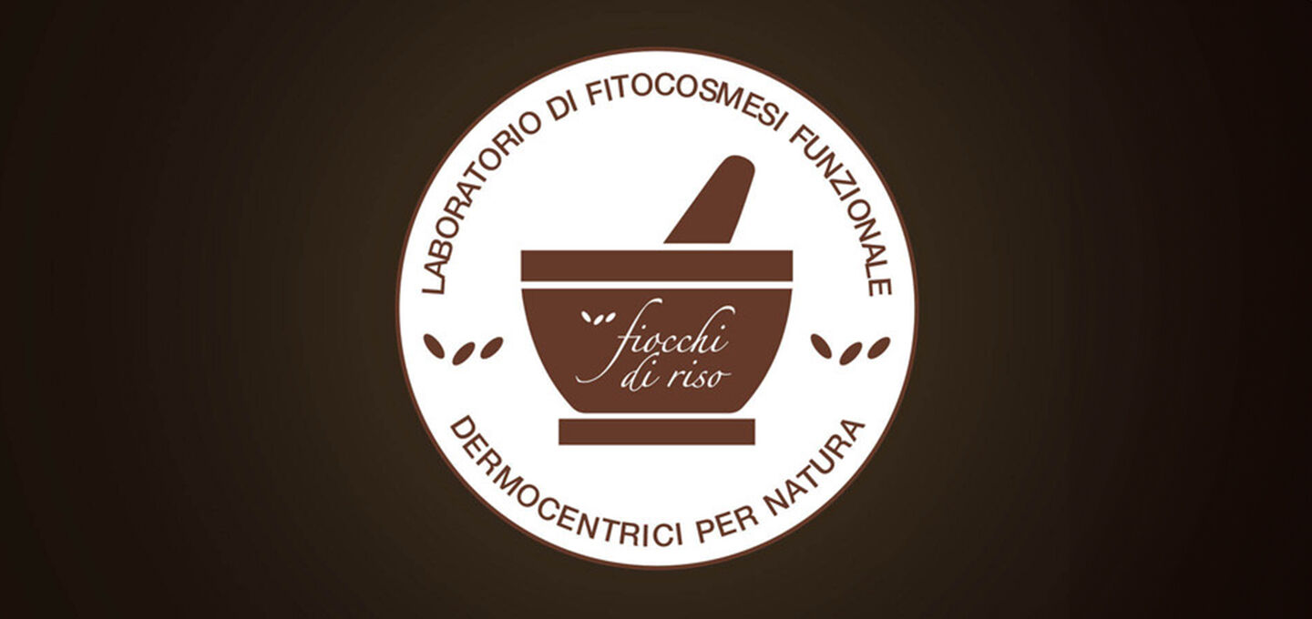 https://www.fiocchidiriso.com/dw/image/v2/BJJJ_PRD/on/demandware.static/-/Sites-FDR-Italy-Library/it_IT/dw5e941171/site/10-Dermocentrici per natura/Homepage/Il nostro laboratorio/il_nostro_laboratorio.jpg